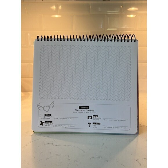 Virtual Reality Runway Portfolio Set - Picture 3 of 3